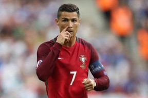 OB真人-王者归来！巴特勒复出首战逆转乾坤，德国队主场沸腾掀翻强敌